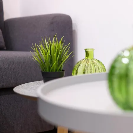Amb Encant I Estil Mediterrani En Zona Tranquilla De I Amb Terrassa Apartamento Llança